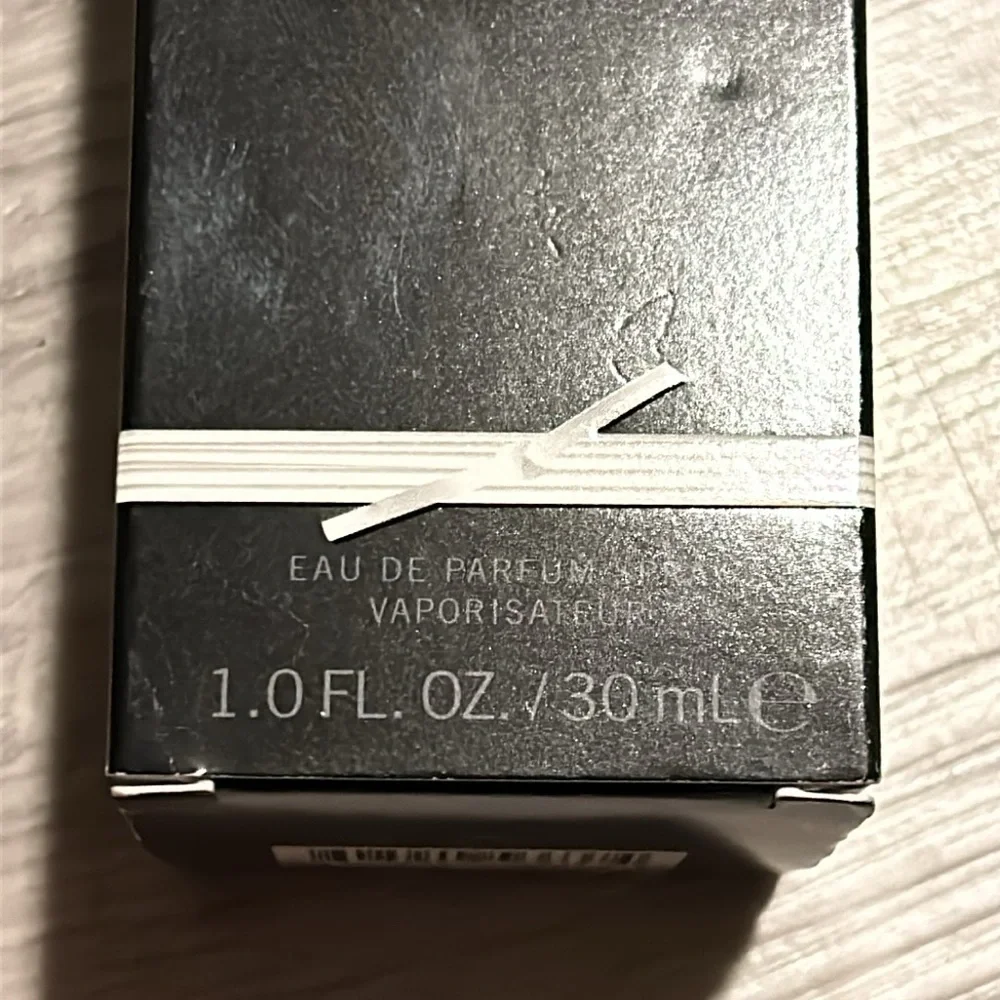 BLACK BY KENNETH COLE